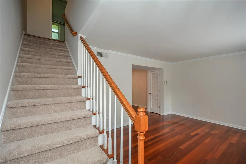 6940 Roswell Road Unit 15f, Sandy Springs, Georgia 30328, 2 Bedrooms Bedrooms, ,1 BathroomBathrooms,Residential,Sold,6940 Roswell Road Unit 15f,6588440