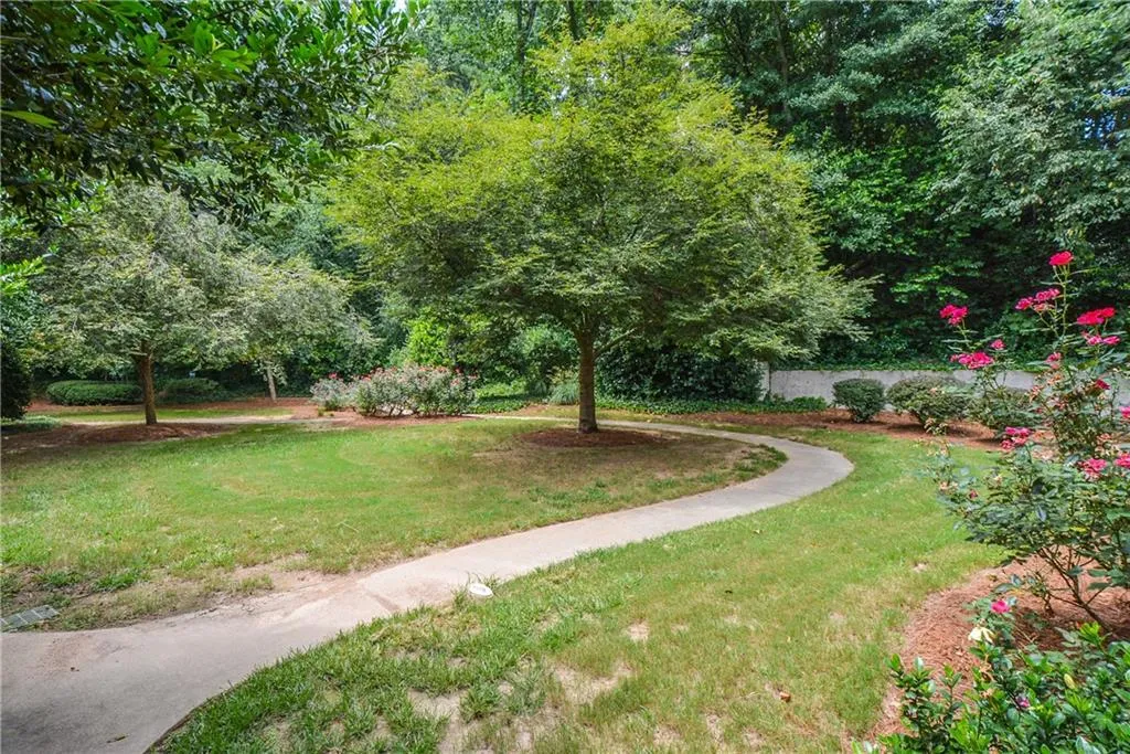 6940 Roswell Road Unit 15f, Sandy Springs, Georgia 30328, 2 Bedrooms Bedrooms, ,1 BathroomBathrooms,Residential,Sold,6940 Roswell Road Unit 15f,6588440