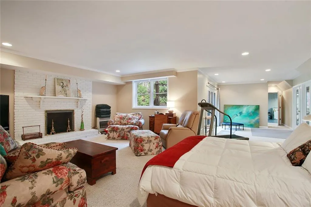 5745 Riverwood Drive Nw, Sandy Springs, Georgia 30328, 4 Bedrooms Bedrooms, ,4 BathroomsBathrooms,Residential,Sold,5745 Riverwood Drive Nw,5793127