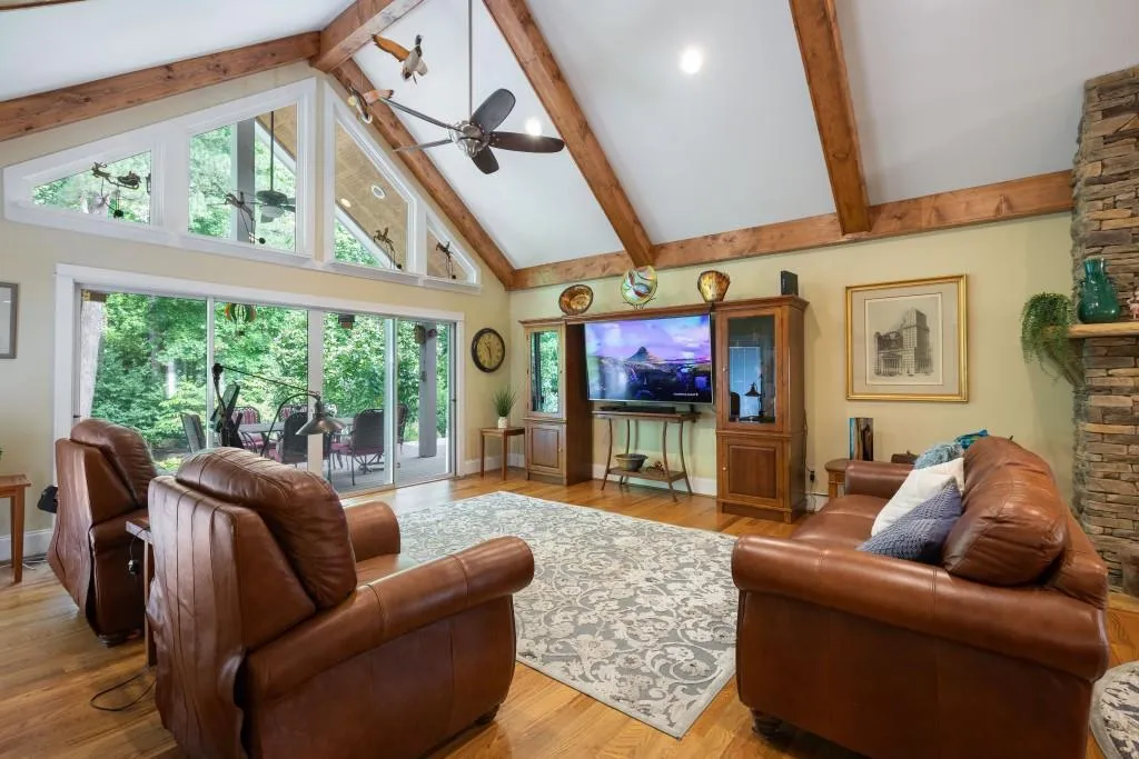 7620 Nesbit Ferry Road, Sandy Springs, Georgia 30350, 4 Bedrooms Bedrooms, ,4 BathroomsBathrooms,Residential,Sold,7620 Nesbit Ferry Road,6908871