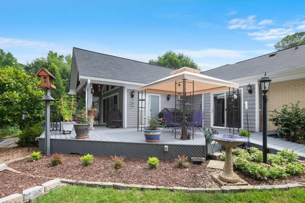 7620 Nesbit Ferry Road, Sandy Springs, Georgia 30350, 4 Bedrooms Bedrooms, ,4 BathroomsBathrooms,Residential,Sold,7620 Nesbit Ferry Road,6908871