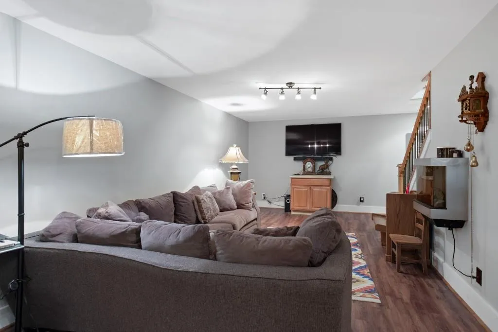 7620 Nesbit Ferry Road, Sandy Springs, Georgia 30350, 4 Bedrooms Bedrooms, ,4 BathroomsBathrooms,Residential,Sold,7620 Nesbit Ferry Road,6908871