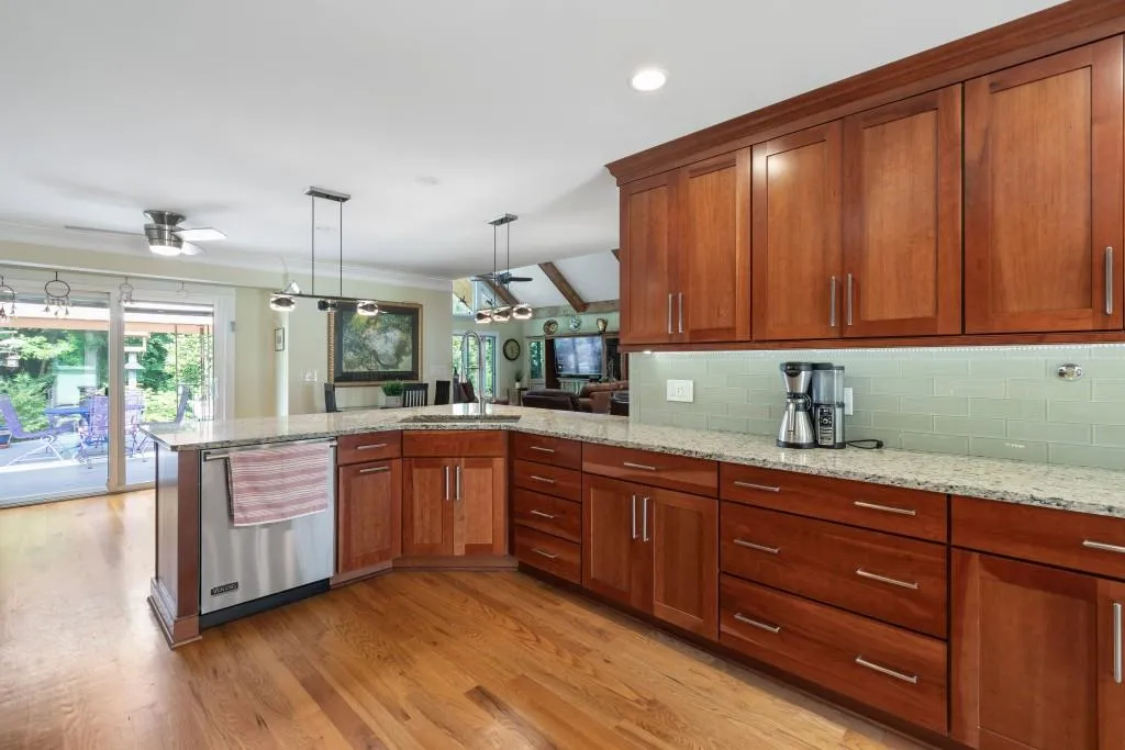 7620 Nesbit Ferry Road, Sandy Springs, Georgia 30350, 4 Bedrooms Bedrooms, ,4 BathroomsBathrooms,Residential,Sold,7620 Nesbit Ferry Road,6908871