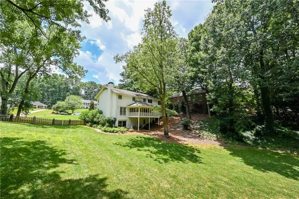 5975 Riverwood Drive, Atlanta, Georgia 30328, 5 Bedrooms Bedrooms, ,3 BathroomsBathrooms,Residential,Sold,5975 Riverwood Drive,6745634