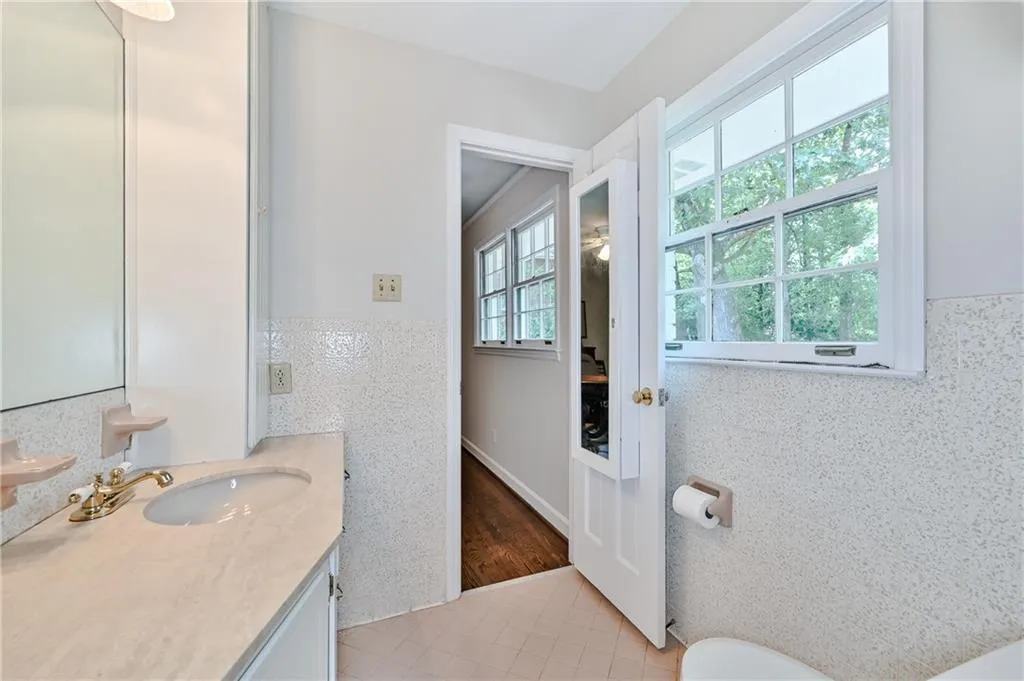 5975 Riverwood Drive, Atlanta, Georgia 30328, 5 Bedrooms Bedrooms, ,3 BathroomsBathrooms,Residential,Sold,5975 Riverwood Drive,6745634