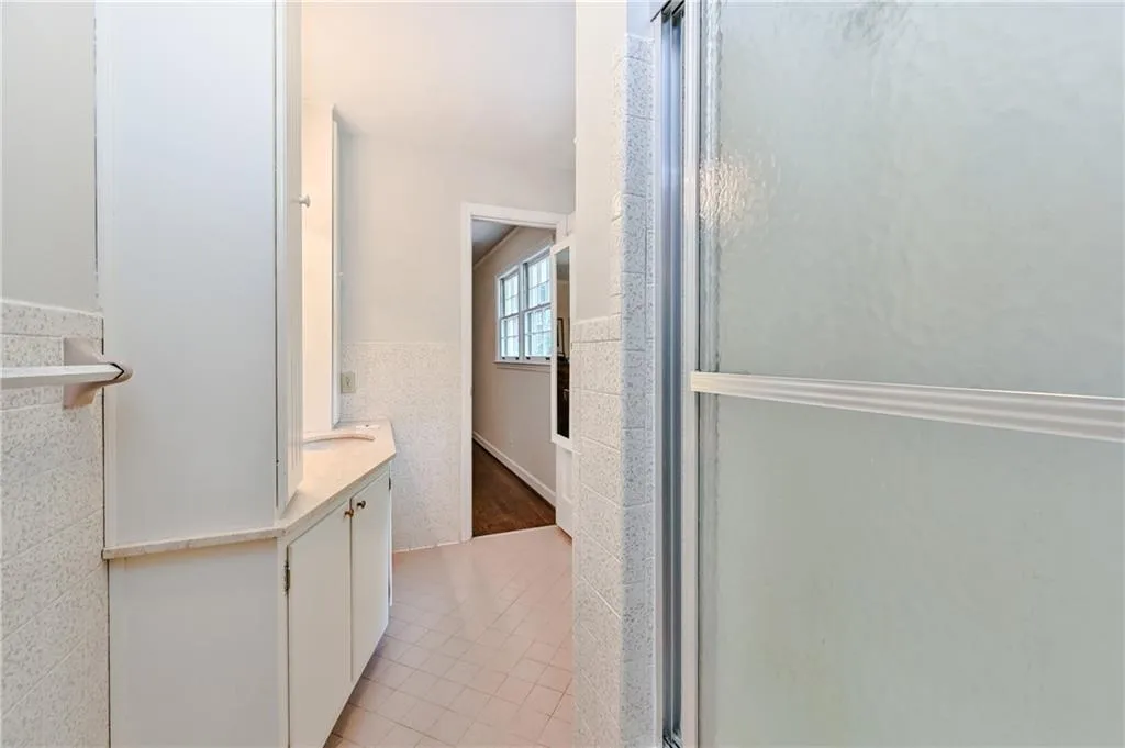 5975 Riverwood Drive, Atlanta, Georgia 30328, 5 Bedrooms Bedrooms, ,3 BathroomsBathrooms,Residential,Sold,5975 Riverwood Drive,6745634