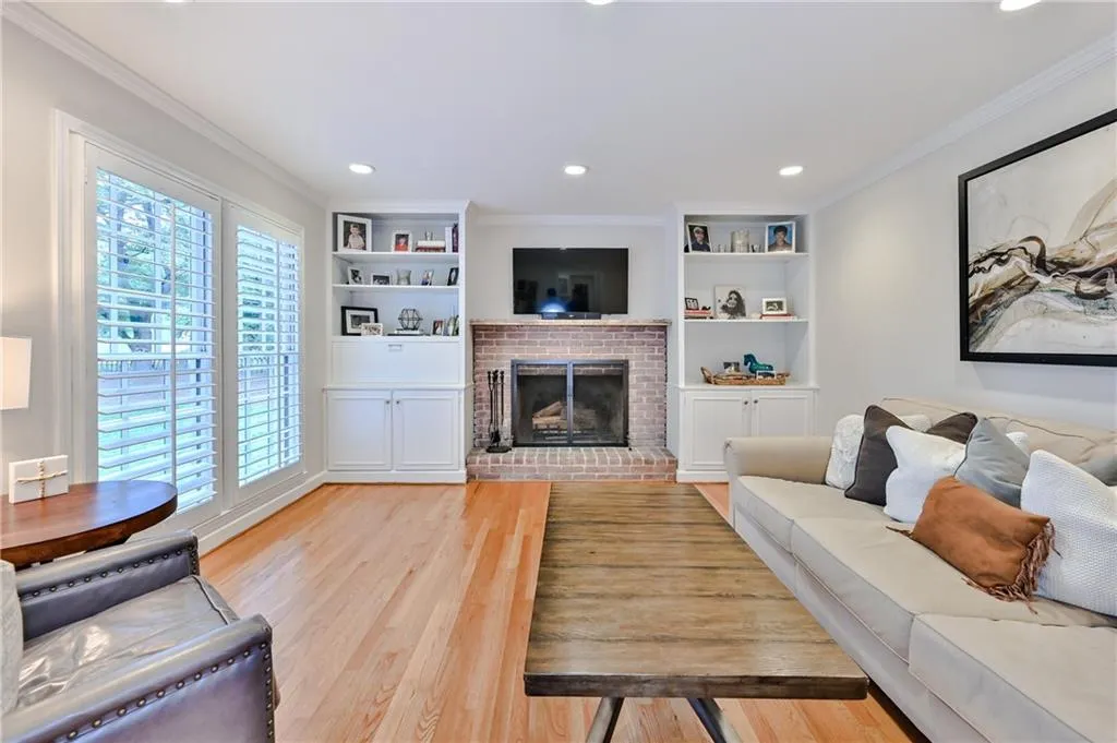 5975 Riverwood Drive, Atlanta, Georgia 30328, 5 Bedrooms Bedrooms, ,3 BathroomsBathrooms,Residential,Sold,5975 Riverwood Drive,6745634