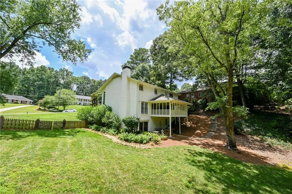 5975 Riverwood Drive, Atlanta, Georgia 30328, 5 Bedrooms Bedrooms, ,3 BathroomsBathrooms,Residential,Sold,5975 Riverwood Drive,6745634
