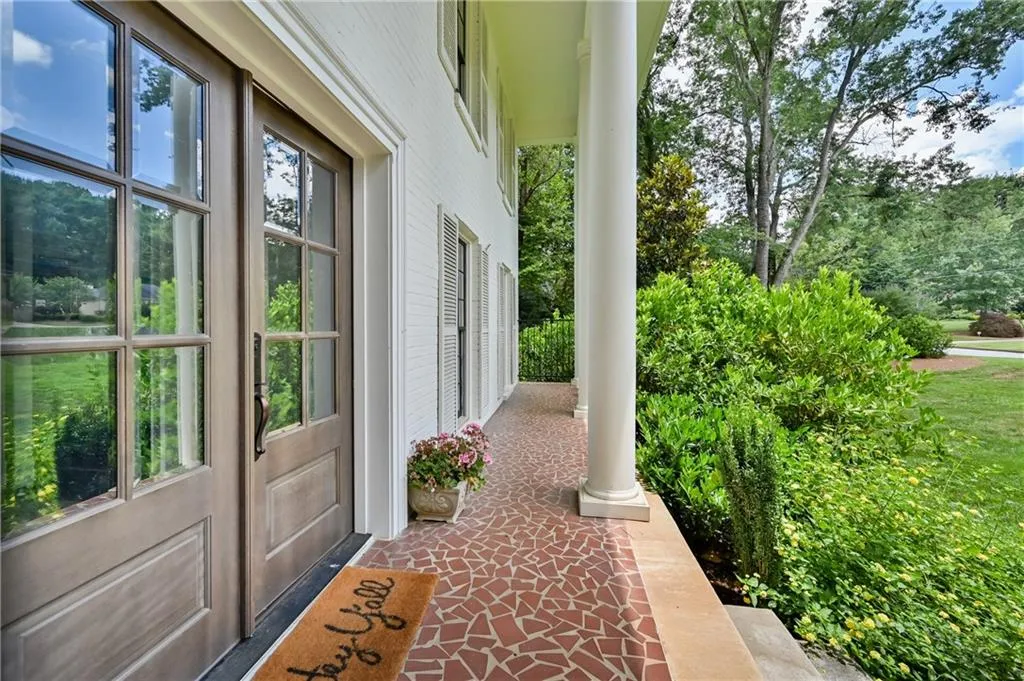 5975 Riverwood Drive, Atlanta, Georgia 30328, 5 Bedrooms Bedrooms, ,3 BathroomsBathrooms,Residential,Sold,5975 Riverwood Drive,6745634