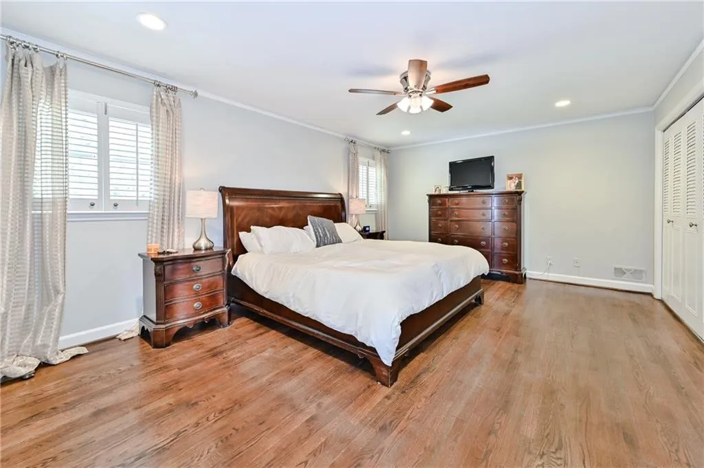 5975 Riverwood Drive, Atlanta, Georgia 30328, 5 Bedrooms Bedrooms, ,3 BathroomsBathrooms,Residential,Sold,5975 Riverwood Drive,6745634