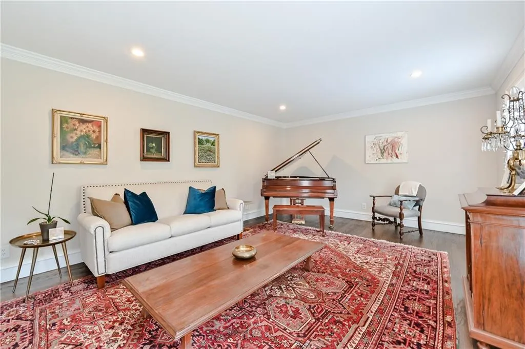 5975 Riverwood Drive, Atlanta, Georgia 30328, 5 Bedrooms Bedrooms, ,3 BathroomsBathrooms,Residential,Sold,5975 Riverwood Drive,6745634