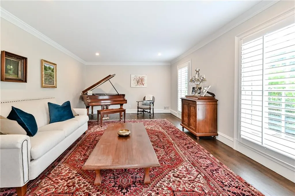 5975 Riverwood Drive, Atlanta, Georgia 30328, 5 Bedrooms Bedrooms, ,3 BathroomsBathrooms,Residential,Sold,5975 Riverwood Drive,6745634