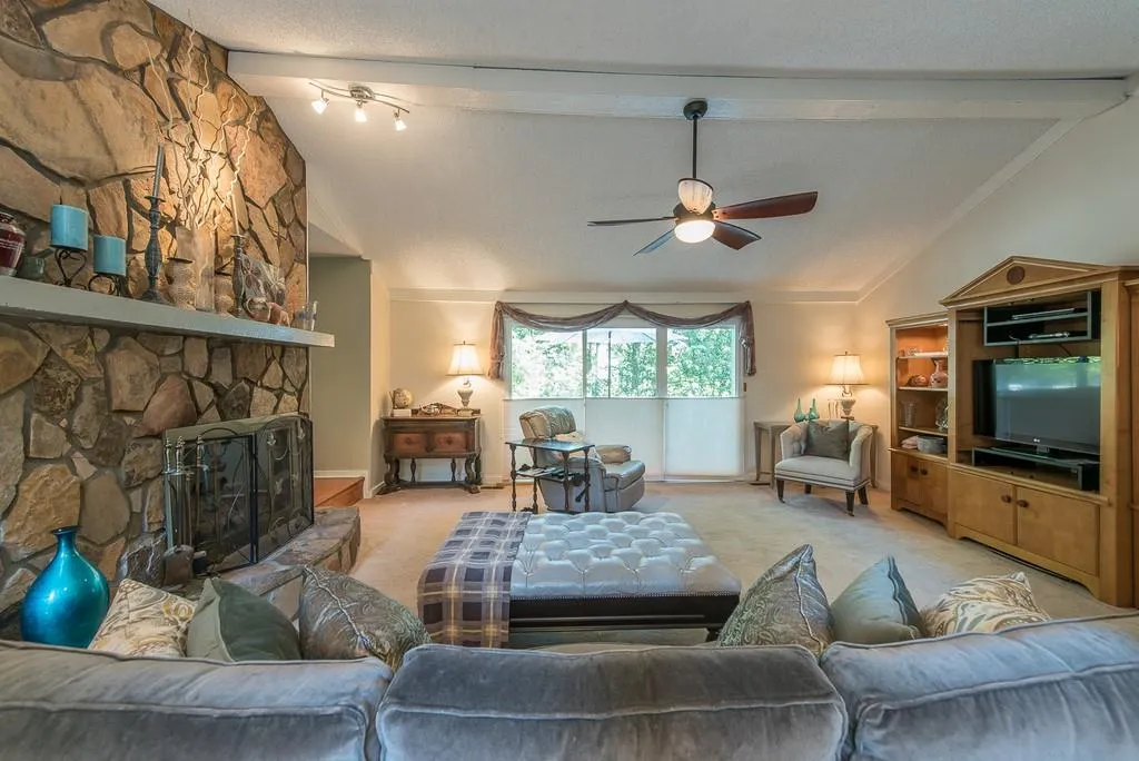 7639 Auden Trail, Sandy Springs, Georgia 30350, 4 Bedrooms Bedrooms, ,3 BathroomsBathrooms,Residential,Sold,7639 Auden Trail,6636647