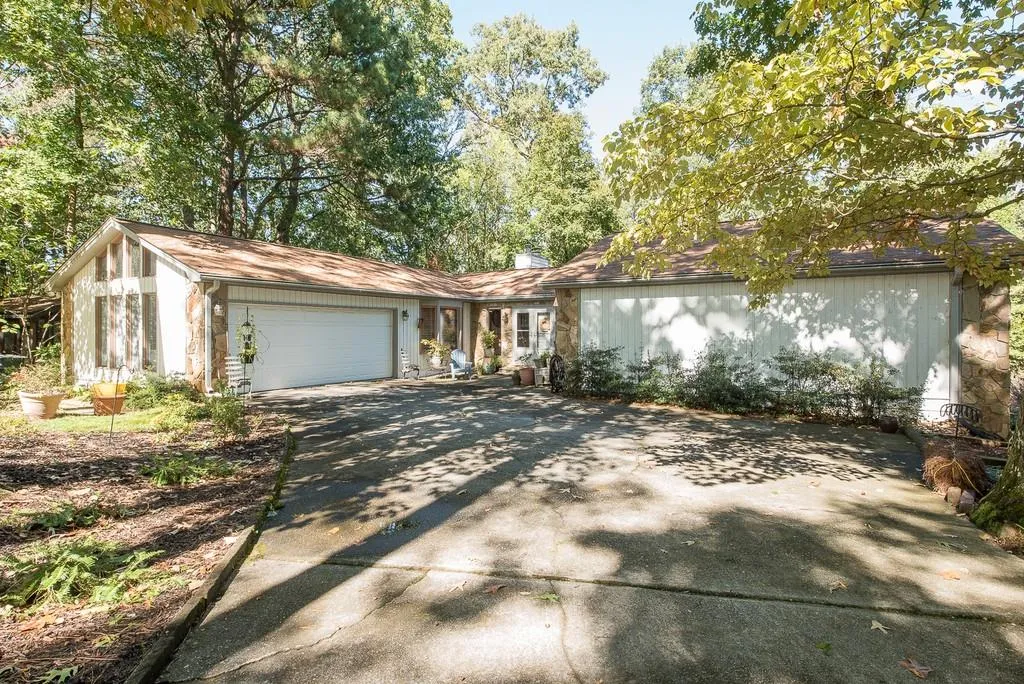 7639 Auden Trail, Sandy Springs, Georgia 30350, 4 Bedrooms Bedrooms, ,3 BathroomsBathrooms,Residential,Sold,7639 Auden Trail,6636647