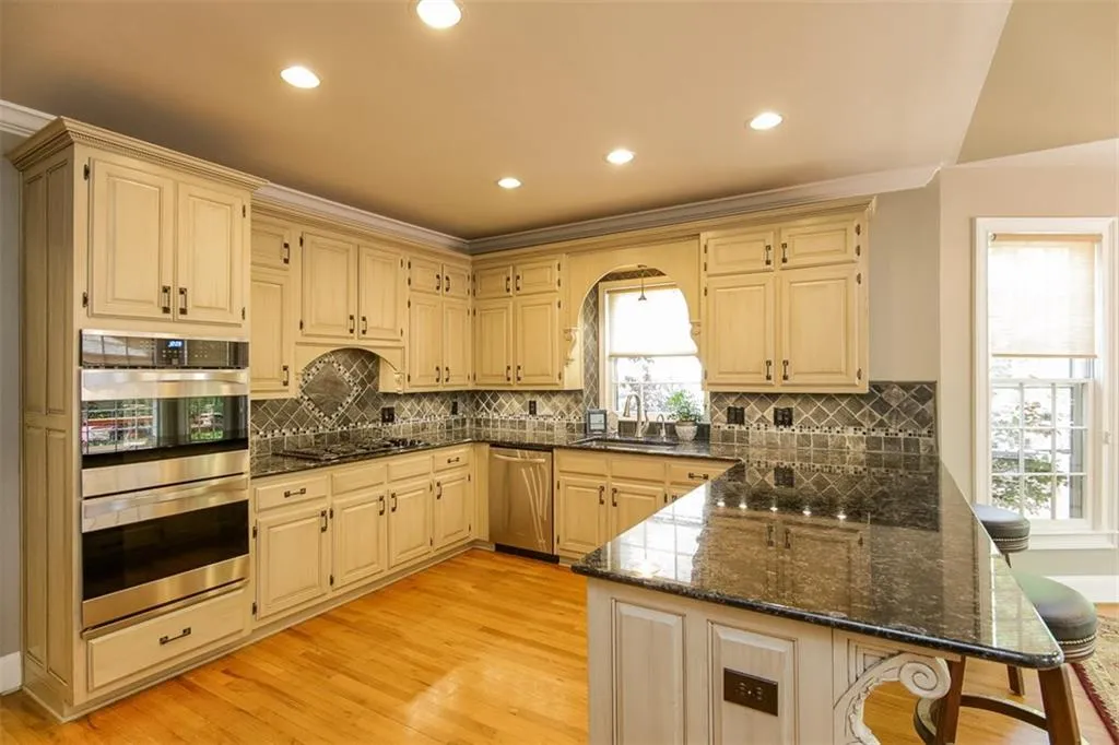 600 Avignon Court, Sandy Springs, Georgia 30350, 4 Bedrooms Bedrooms, ,3 BathroomsBathrooms,Residential,Sold,600 Avignon Court,5681051