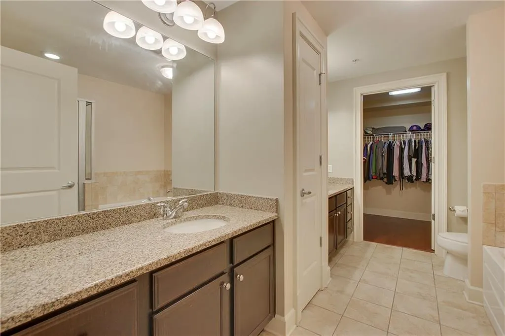 200 River Vista Drive Unit 111, Atlanta, Georgia 30339, 2 Bedrooms Bedrooms, ,2 BathroomsBathrooms,Residential,Sold,200 River Vista Drive Unit 111,6792225