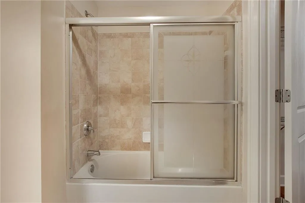 200 River Vista Drive Unit 111, Atlanta, Georgia 30339, 2 Bedrooms Bedrooms, ,2 BathroomsBathrooms,Residential,Sold,200 River Vista Drive Unit 111,6792225