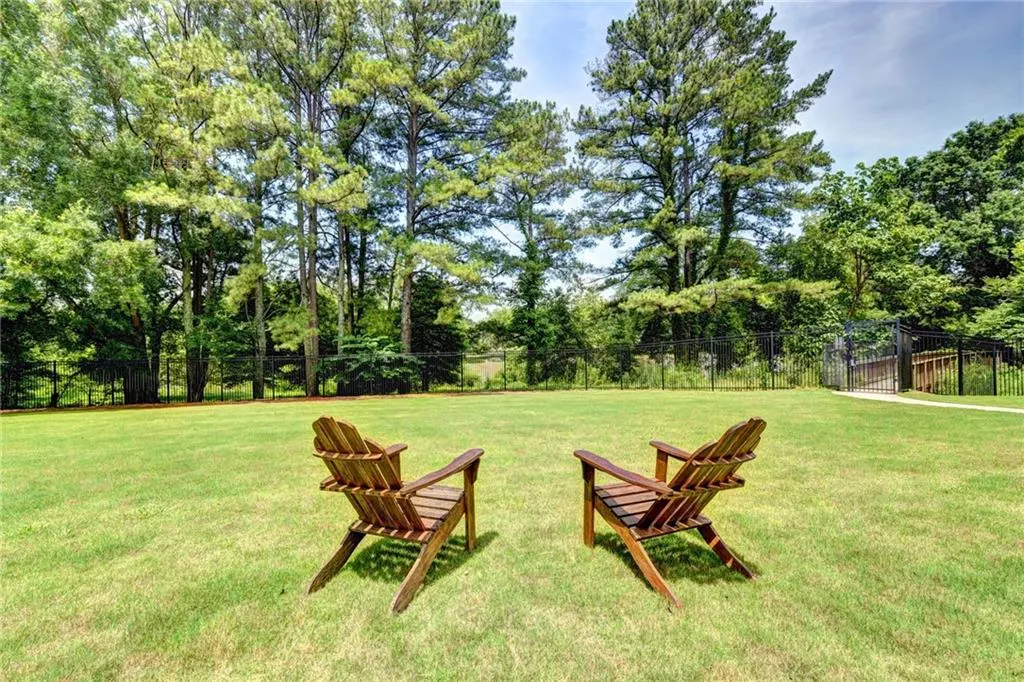200 River Vista Drive Unit 111, Atlanta, Georgia 30339, 2 Bedrooms Bedrooms, ,2 BathroomsBathrooms,Residential,Sold,200 River Vista Drive Unit 111,6792225