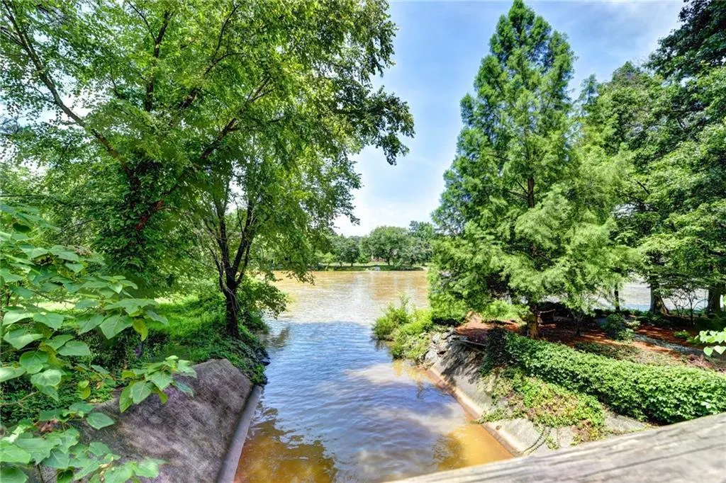 200 River Vista Drive Unit 111, Atlanta, Georgia 30339, 2 Bedrooms Bedrooms, ,2 BathroomsBathrooms,Residential,Sold,200 River Vista Drive Unit 111,6792225