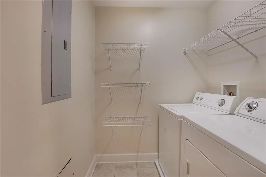 200 River Vista Drive Unit 111, Atlanta, Georgia 30339, 2 Bedrooms Bedrooms, ,2 BathroomsBathrooms,Residential,Sold,200 River Vista Drive Unit 111,6792225