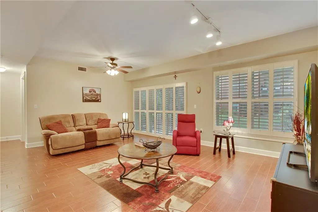 200 River Vista Drive Unit 111, Atlanta, Georgia 30339, 2 Bedrooms Bedrooms, ,2 BathroomsBathrooms,Residential,Sold,200 River Vista Drive Unit 111,6792225