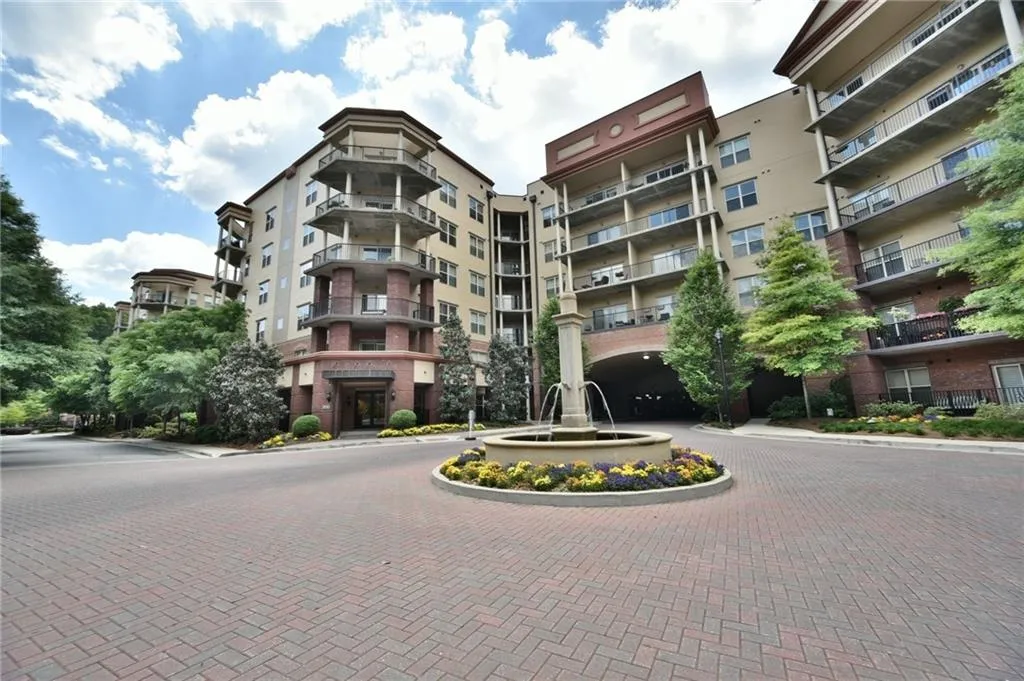 200 River Vista Drive Unit 111, Atlanta, Georgia 30339, 2 Bedrooms Bedrooms, ,2 BathroomsBathrooms,Residential,Sold,200 River Vista Drive Unit 111,6792225