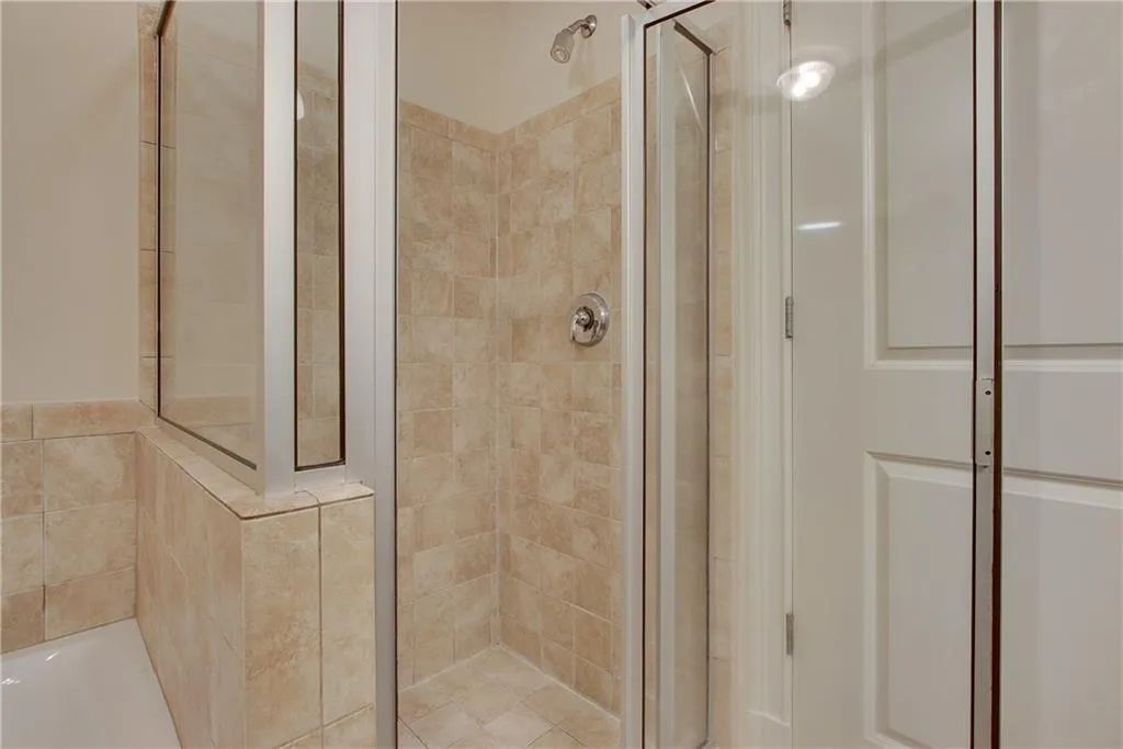 200 River Vista Drive Unit 111, Atlanta, Georgia 30339, 2 Bedrooms Bedrooms, ,2 BathroomsBathrooms,Residential,Sold,200 River Vista Drive Unit 111,6792225