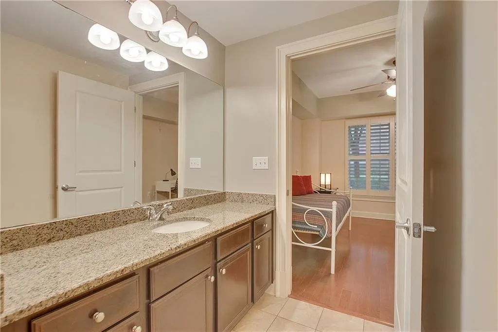 200 River Vista Drive Unit 111, Atlanta, Georgia 30339, 2 Bedrooms Bedrooms, ,2 BathroomsBathrooms,Residential,Sold,200 River Vista Drive Unit 111,6792225