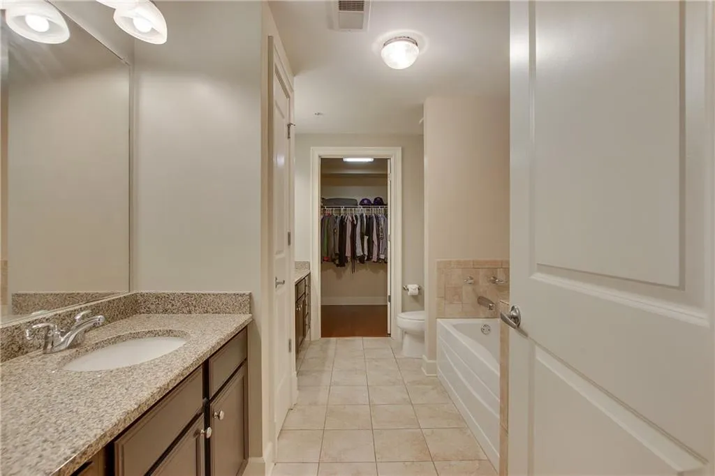 200 River Vista Drive Unit 111, Atlanta, Georgia 30339, 2 Bedrooms Bedrooms, ,2 BathroomsBathrooms,Residential,Sold,200 River Vista Drive Unit 111,6792225