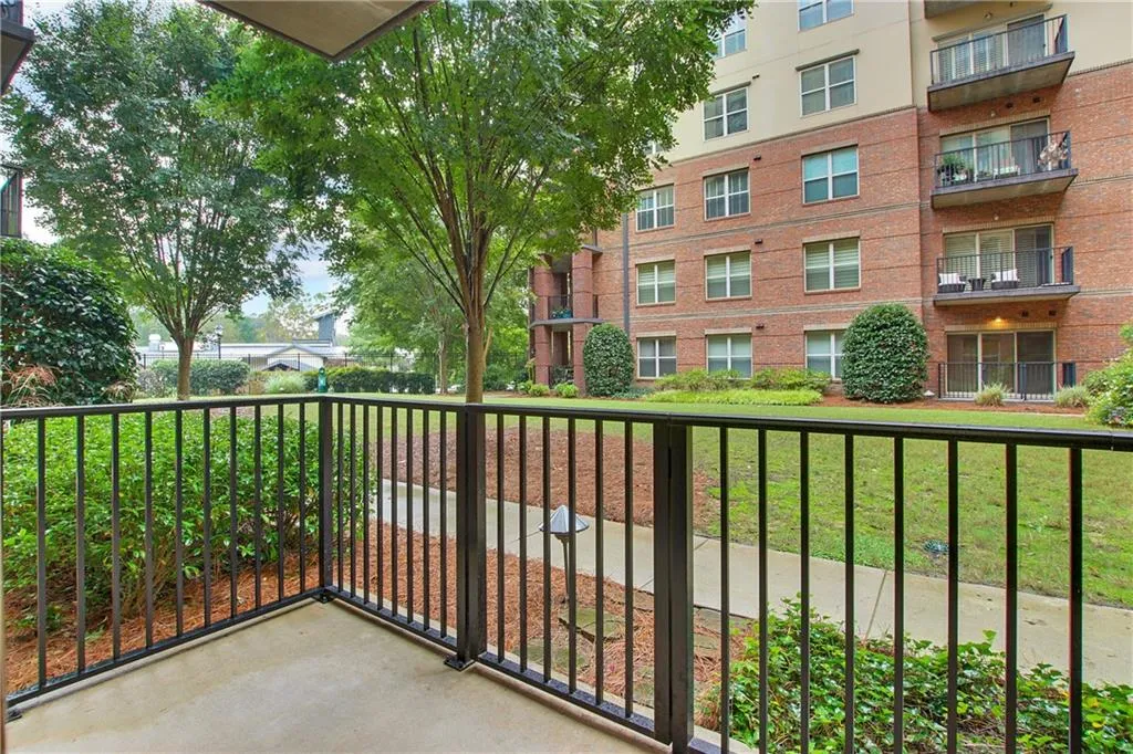 200 River Vista Drive Unit 111, Atlanta, Georgia 30339, 2 Bedrooms Bedrooms, ,2 BathroomsBathrooms,Residential,Sold,200 River Vista Drive Unit 111,6792225
