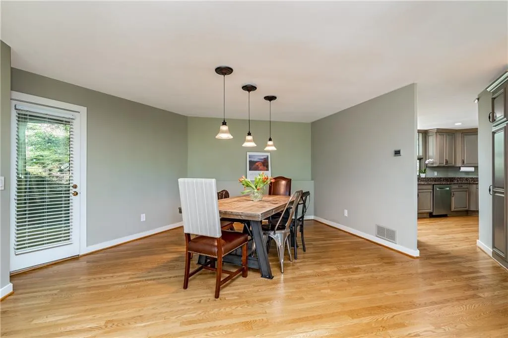 365 Ferry Landing, Atlanta, Georgia 30328, 4 Bedrooms Bedrooms, ,4 BathroomsBathrooms,Residential,Sold,365 Ferry Landing,7034753