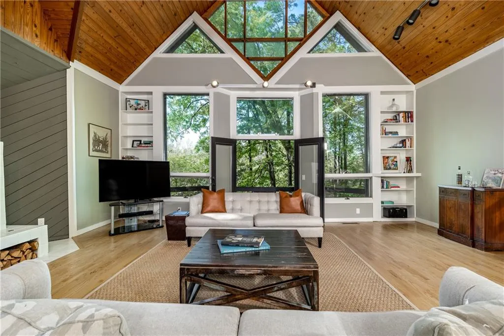 365 Ferry Landing, Atlanta, Georgia 30328, 4 Bedrooms Bedrooms, ,4 BathroomsBathrooms,Residential,Sold,365 Ferry Landing,7034753
