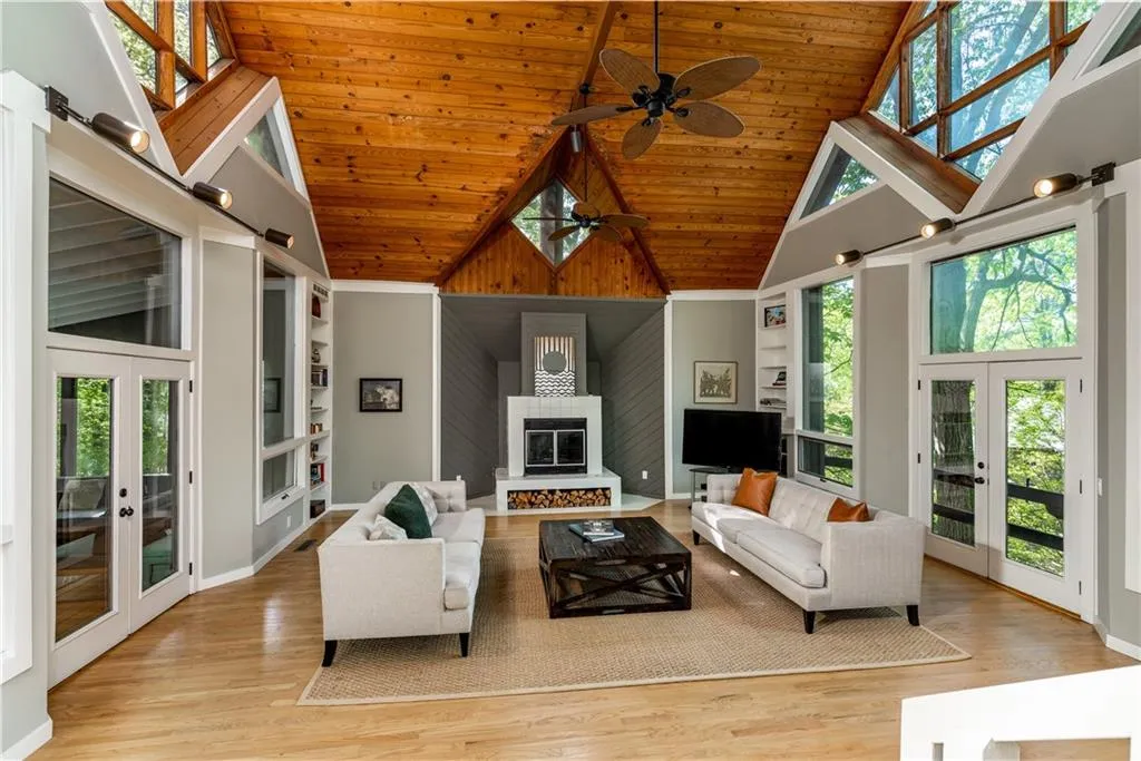 365 Ferry Landing, Atlanta, Georgia 30328, 4 Bedrooms Bedrooms, ,4 BathroomsBathrooms,Residential,Sold,365 Ferry Landing,7034753