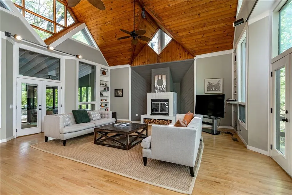 365 Ferry Landing, Atlanta, Georgia 30328, 4 Bedrooms Bedrooms, ,4 BathroomsBathrooms,Residential,Sold,365 Ferry Landing,7034753