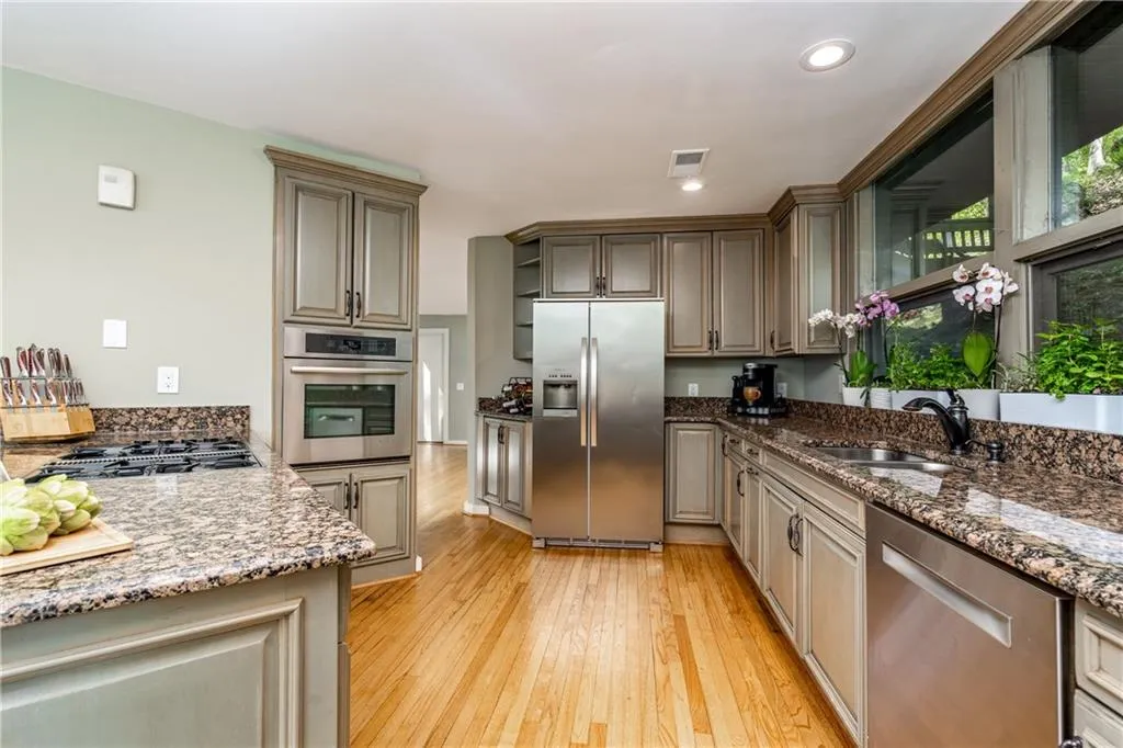 365 Ferry Landing, Atlanta, Georgia 30328, 4 Bedrooms Bedrooms, ,4 BathroomsBathrooms,Residential,Sold,365 Ferry Landing,7034753