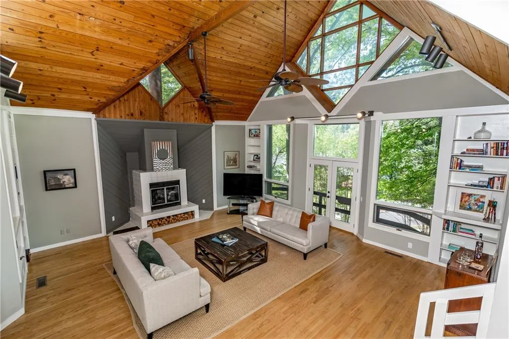 365 Ferry Landing, Atlanta, Georgia 30328, 4 Bedrooms Bedrooms, ,4 BathroomsBathrooms,Residential,Sold,365 Ferry Landing,7034753