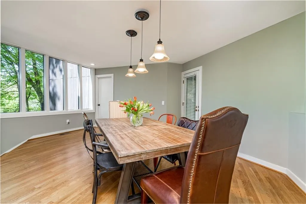 365 Ferry Landing, Atlanta, Georgia 30328, 4 Bedrooms Bedrooms, ,4 BathroomsBathrooms,Residential,Sold,365 Ferry Landing,7034753