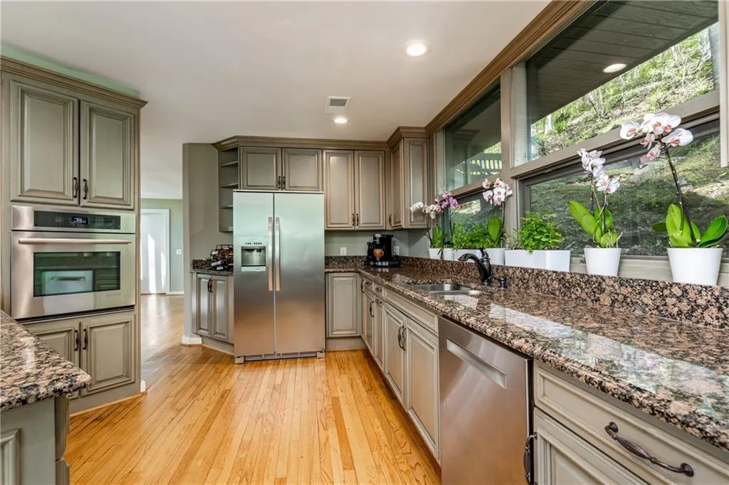 365 Ferry Landing, Atlanta, Georgia 30328, 4 Bedrooms Bedrooms, ,4 BathroomsBathrooms,Residential,Sold,365 Ferry Landing,7034753
