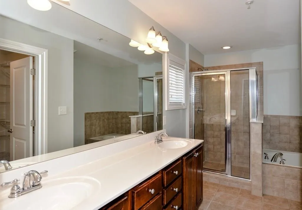 189 Le Gran Court, Atlanta, Georgia 30328, 2 Bedrooms Bedrooms, ,2 BathroomsBathrooms,Residential,Sold,189 Le Gran Court,5998296