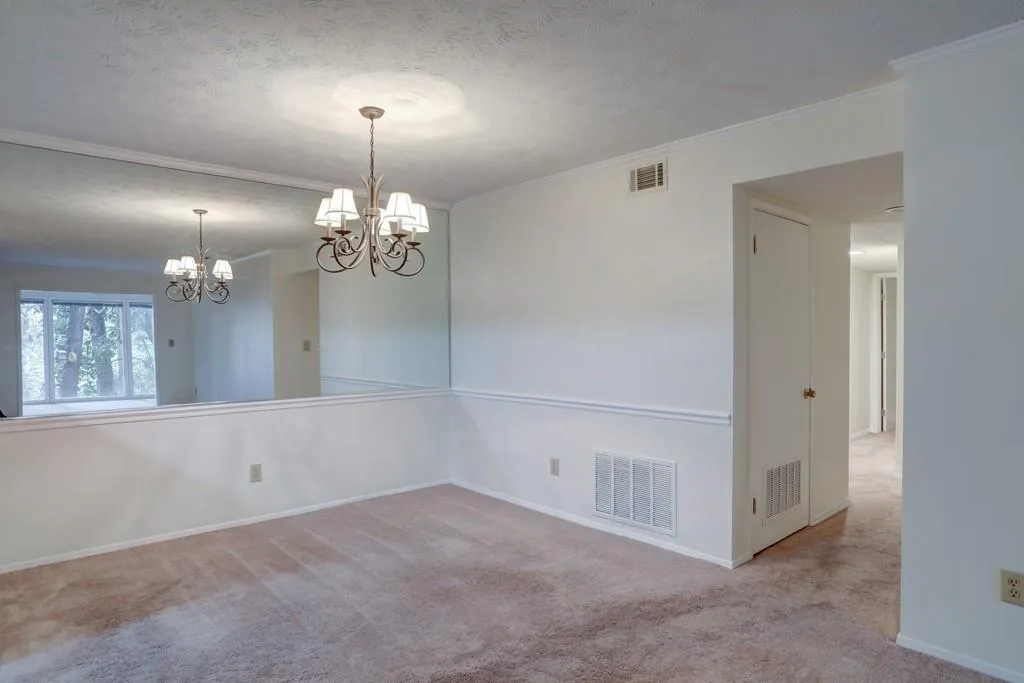 706 Vicksburg Place, Sandy Springs, Georgia 30350, 3 Bedrooms Bedrooms, ,2 BathroomsBathrooms,Residential,Sold,706 Vicksburg Place,6624709