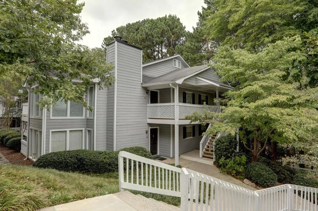 706 Vicksburg Place, Sandy Springs, Georgia 30350, 3 Bedrooms Bedrooms, ,2 BathroomsBathrooms,Residential,Sold,706 Vicksburg Place,6624709