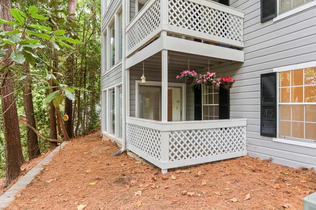 706 Vicksburg Place, Sandy Springs, Georgia 30350, 3 Bedrooms Bedrooms, ,2 BathroomsBathrooms,Residential,Sold,706 Vicksburg Place,6624709