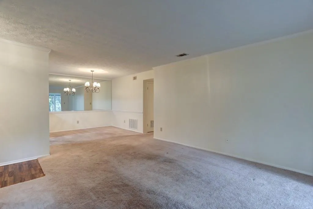 706 Vicksburg Place, Sandy Springs, Georgia 30350, 3 Bedrooms Bedrooms, ,2 BathroomsBathrooms,Residential,Sold,706 Vicksburg Place,6624709