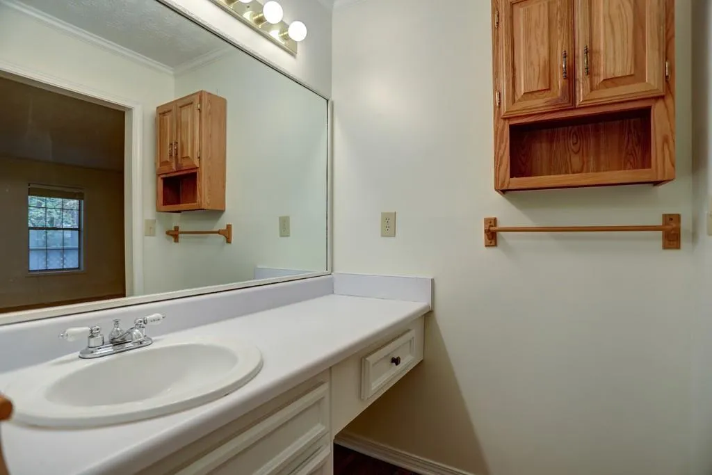 706 Vicksburg Place, Sandy Springs, Georgia 30350, 3 Bedrooms Bedrooms, ,2 BathroomsBathrooms,Residential,Sold,706 Vicksburg Place,6624709