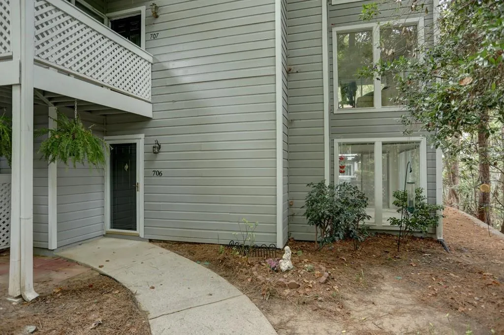 706 Vicksburg Place, Sandy Springs, Georgia 30350, 3 Bedrooms Bedrooms, ,2 BathroomsBathrooms,Residential,Sold,706 Vicksburg Place,6624709