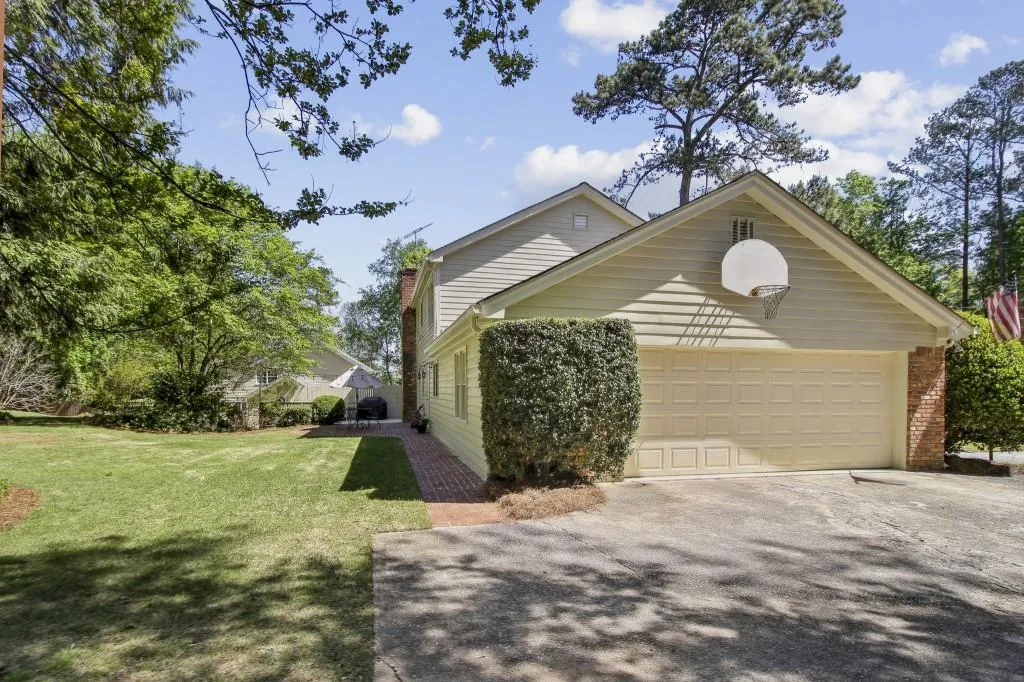 6740 Chesapeake Point Nw, Sandy Springs, Georgia 30328, 4 Bedrooms Bedrooms, ,2 BathroomsBathrooms,Residential,Sold,6740 Chesapeake Point Nw,7205419