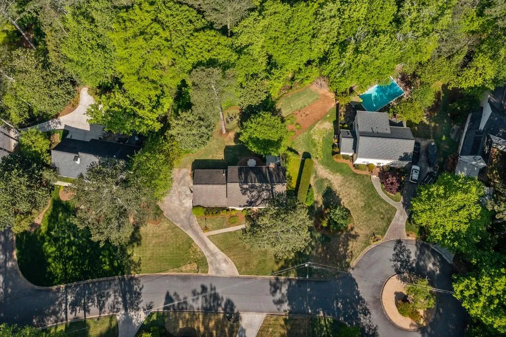 6740 Chesapeake Point Nw, Sandy Springs, Georgia 30328, 4 Bedrooms Bedrooms, ,2 BathroomsBathrooms,Residential,Sold,6740 Chesapeake Point Nw,7205419