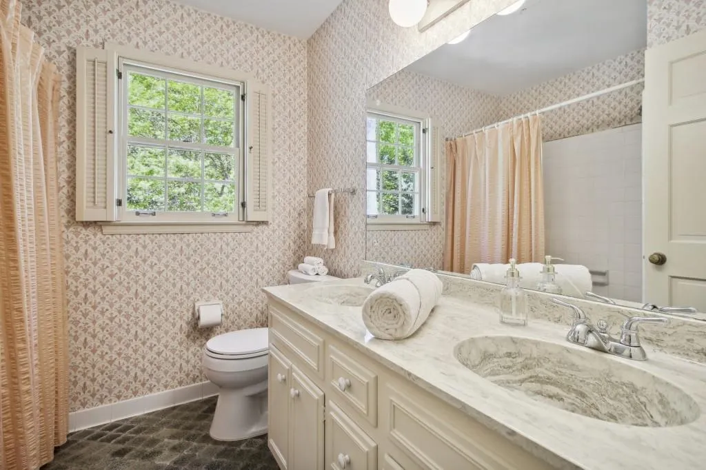 6740 Chesapeake Point Nw, Sandy Springs, Georgia 30328, 4 Bedrooms Bedrooms, ,2 BathroomsBathrooms,Residential,Sold,6740 Chesapeake Point Nw,7205419