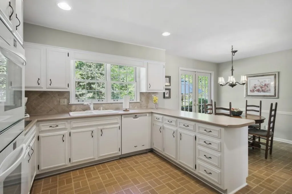 6740 Chesapeake Point Nw, Sandy Springs, Georgia 30328, 4 Bedrooms Bedrooms, ,2 BathroomsBathrooms,Residential,Sold,6740 Chesapeake Point Nw,7205419