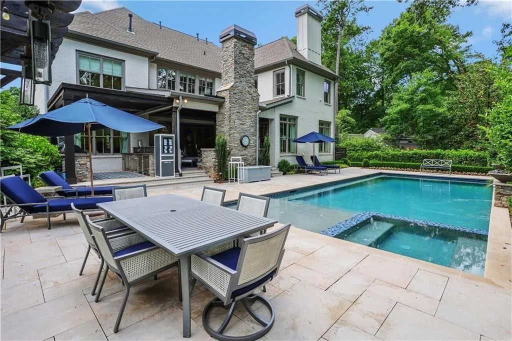 4573 Dudley Lane, Atlanta, Georgia 30327, 6 Bedrooms Bedrooms, ,6 BathroomsBathrooms,Residential,Sold,4573 Dudley Lane,6914628